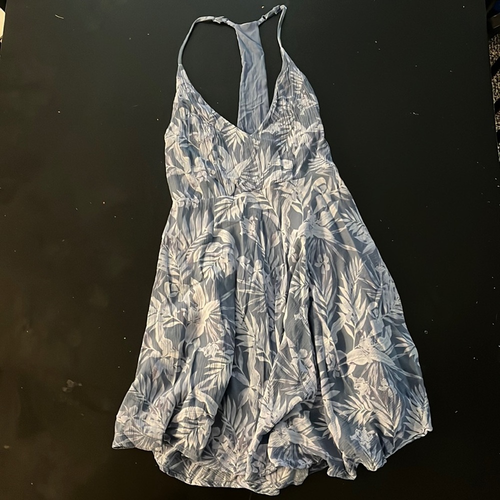Pink Lily Dress, Size Small, Colors Blue and White.